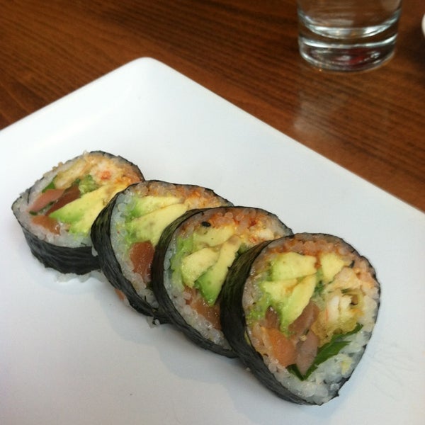 รูปภาพถ่ายที่ Sushi Taiyo โดย Nika D. M. เมื่อ 1/13/2013