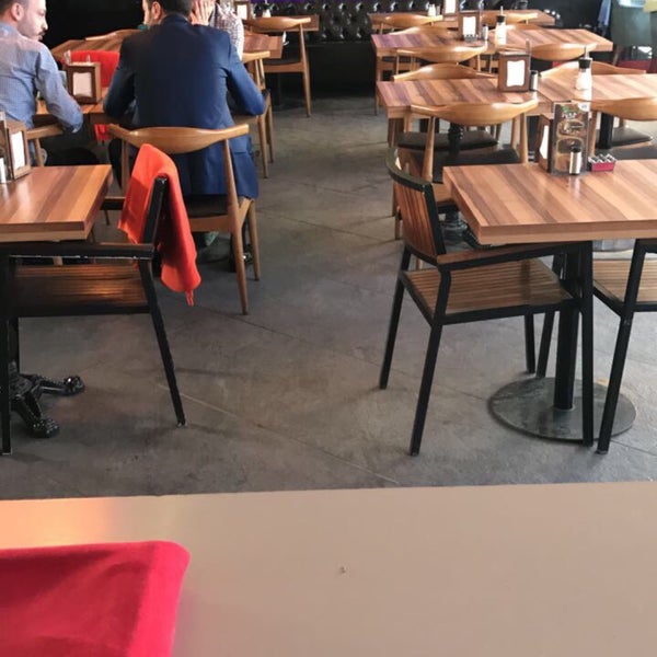 3/8/2017 tarihinde Bülent C.ziyaretçi tarafından Jura Teras Cafe &amp; Restaurant Bar'de çekilen fotoğraf