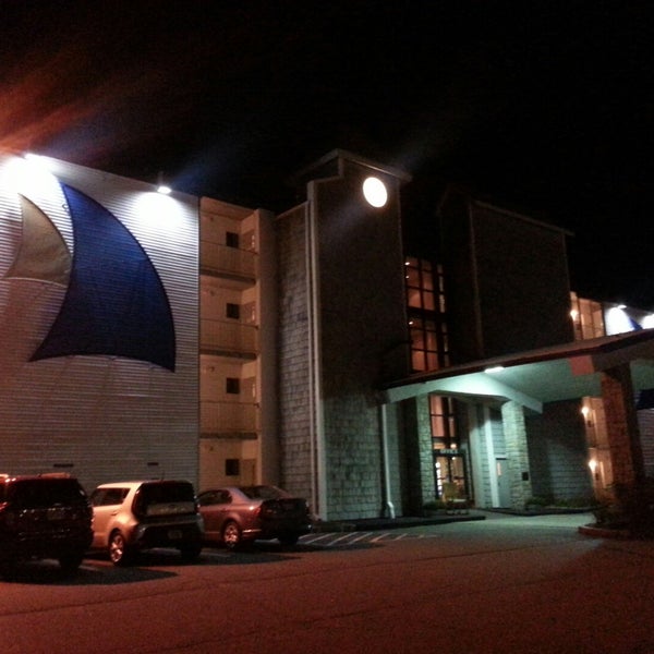 Das Foto wurde bei Atlantic Oceanside Hotel &amp; Event Center von Marina G. am 11/20/2014 aufgenommen