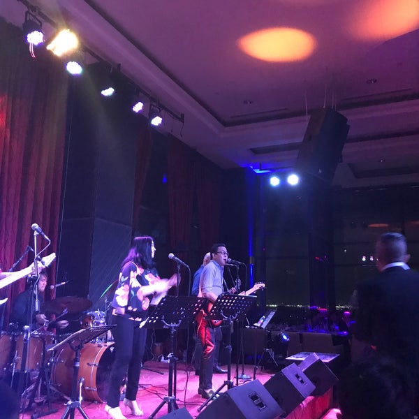 Rooftop bar in Bellevue it's fantastic!