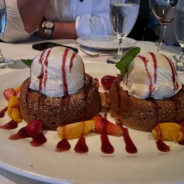Photo taken at Mastro&#39;s Steakhouse by Andrew C. on 5/28/2021