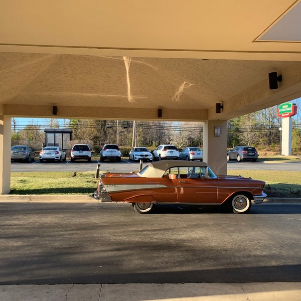 Photo taken at Courtyard by Marriott Annapolis by Andrew C. on 3/8/2020