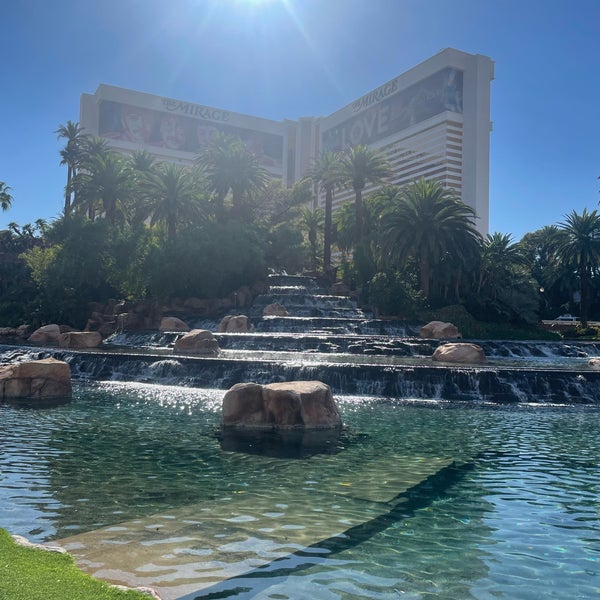 Photo taken at The Mirage Hotel &amp; Casino by Rox מ. on 9/20/2023