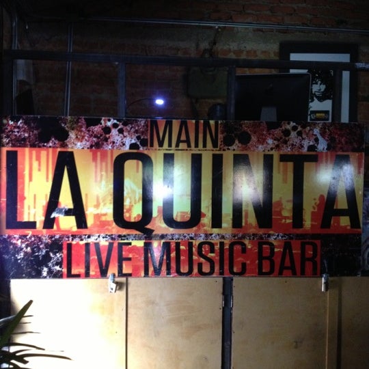 Foto diambil di La Quinta Bar oleh Luis Alberto S. pada 10/18/2012