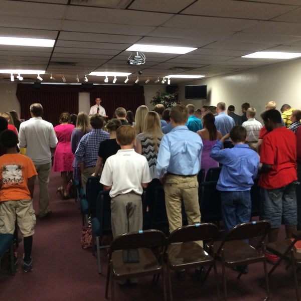 7/7/2014 tarihinde Elizabeth W.ziyaretçi tarafından Grace Baptist Church'de çekilen fotoğraf