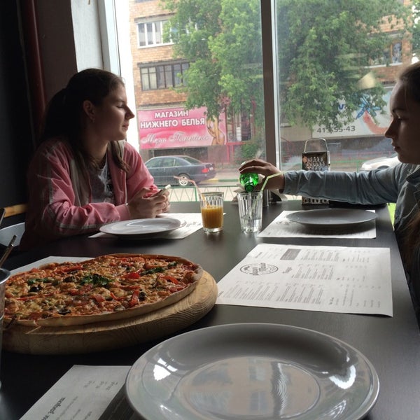 6/18/2014 tarihinde Ангелина Д.ziyaretçi tarafından SuperMario Pizza'de çekilen fotoğraf