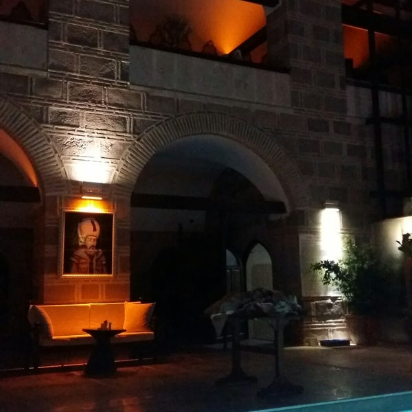 Photo taken at Kanuni Kervansaray Historical Hotel by Belkıs G. on 8/20/2018