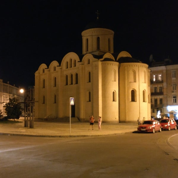 Церковь Богородицы Пирогощи в Киеве