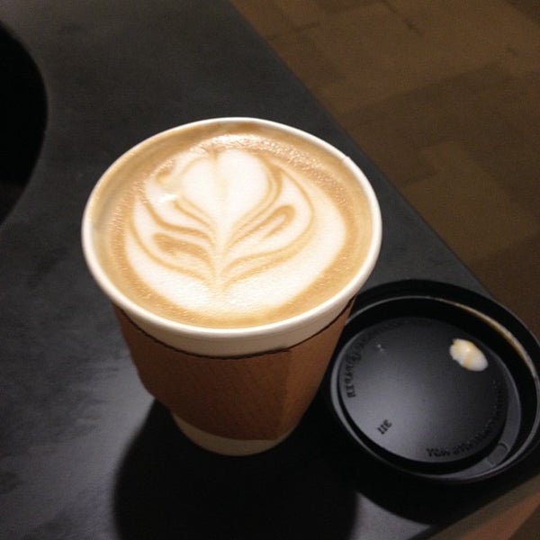 1/3/2014 tarihinde Adam A.ziyaretçi tarafından Elabrew Coffee'de çekilen fotoğraf