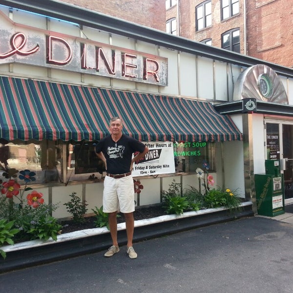 Foto tirada no(a) The Diner por Margot F. em 6/26/2014
