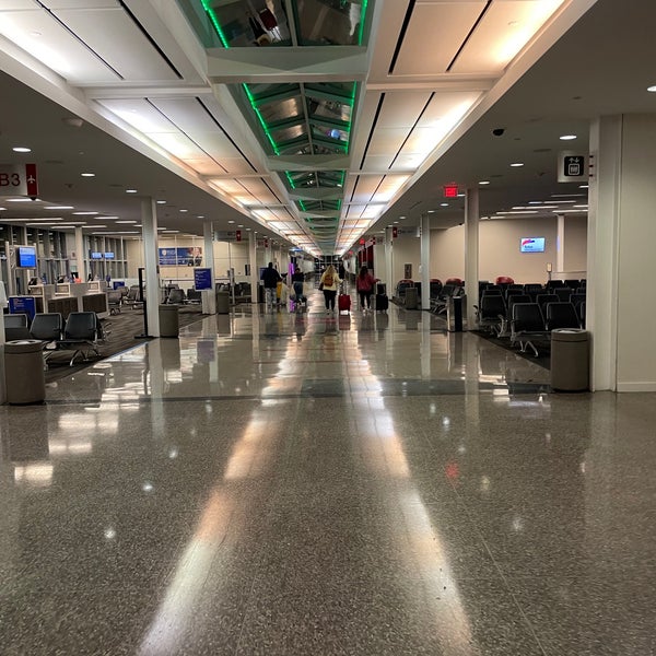 6/21/2021 tarihinde Shane M.ziyaretçi tarafından Tulsa International Airport (TUL)'de çekilen fotoğraf