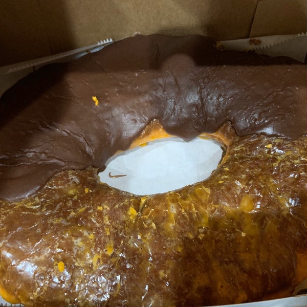 12/14/2019 tarihinde Shane M.ziyaretçi tarafından Round Rock Donuts'de çekilen fotoğraf