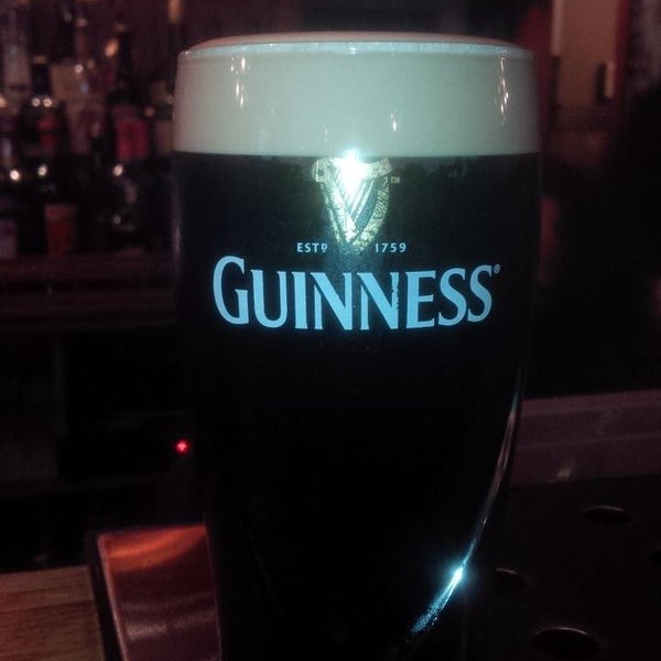 Снимок сделан в Fitzpatrick&#39;s Irish Bar пользователем David A. 12/22/2014