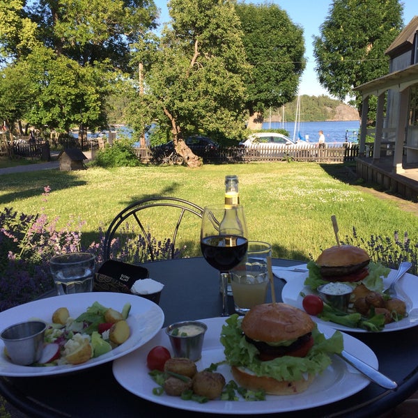 A secret spot in Saltsjö-Duvnäs. Good food, helpful staff and if you sit outside in front of the house you'll get a nice view over the water too.