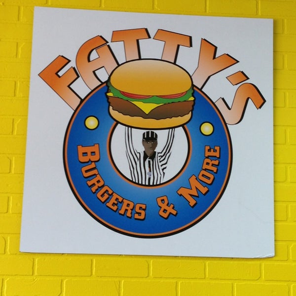 รูปภาพถ่ายที่ Fatty&#39;s Burgers &amp; More โดย Jeff M. เมื่อ 1/31/2013