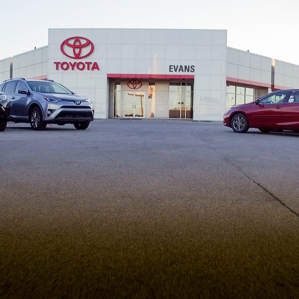 Evans Toyota Car Dealership in Fort Wayne