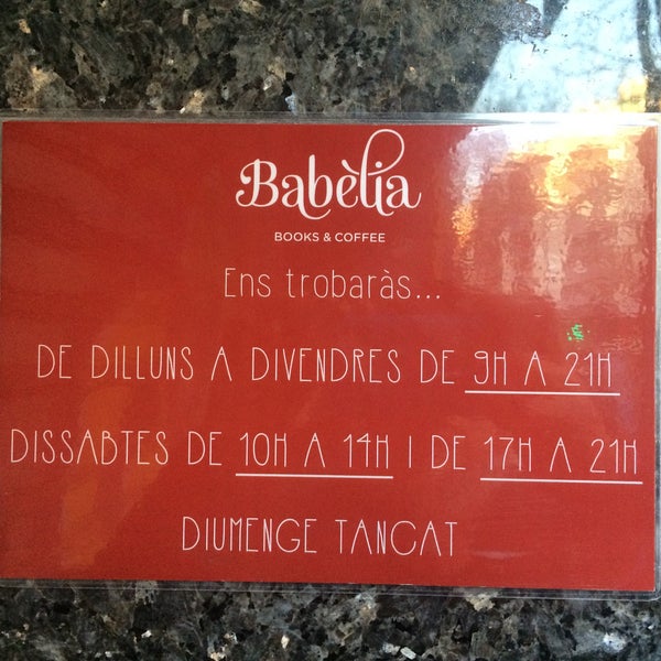 Foto diambil di Babèlia Books &amp; Coffee oleh Nuria R. pada 2/8/2015