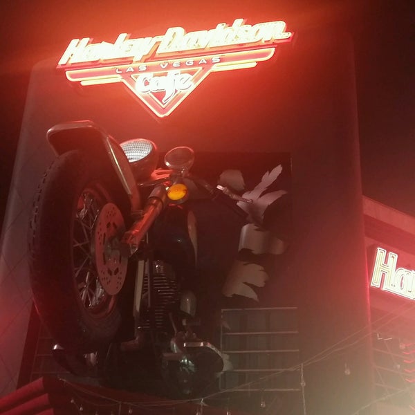 Das Foto wurde bei Harley-Davidson Cafe von Pepe M. am 8/5/2016 aufgenommen