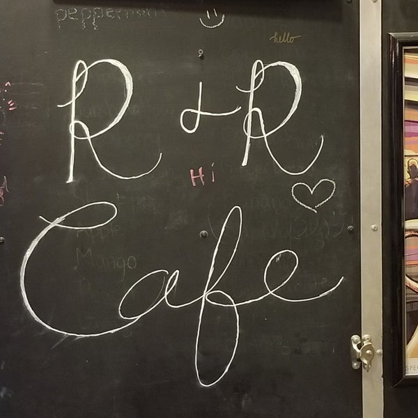 3/25/2023 tarihinde Tom R.ziyaretçi tarafından R &amp; R Coffee Cafe'de çekilen fotoğraf
