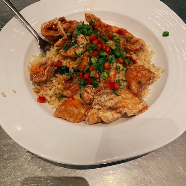 Foto tirada no(a) California Fish Grill por Mengying L. em 8/18/2019