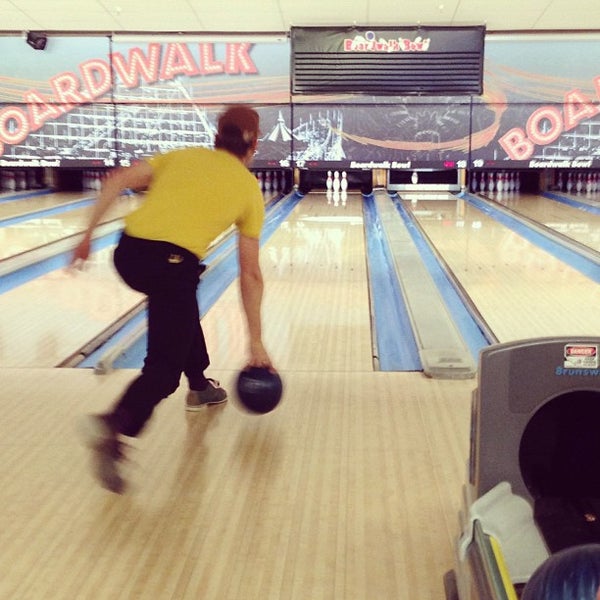 Boardwalk Bowl Bowling Alley in Santa Cruz