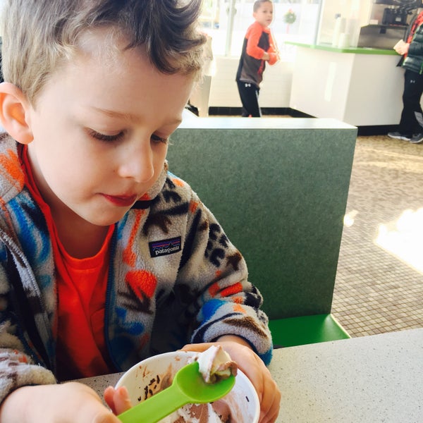 Moozy's Ice Cream & Yogurt Emporium Cushing Square 13 tips