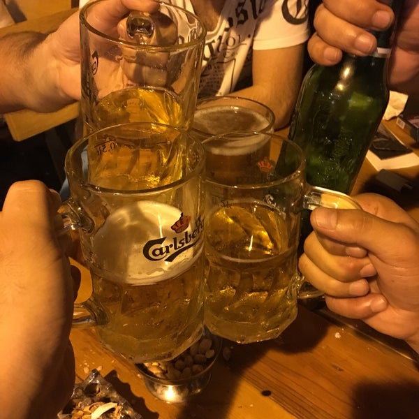 Das Foto wurde bei Beer House Nevizade von Demir am 7/9/2017 aufgenommen