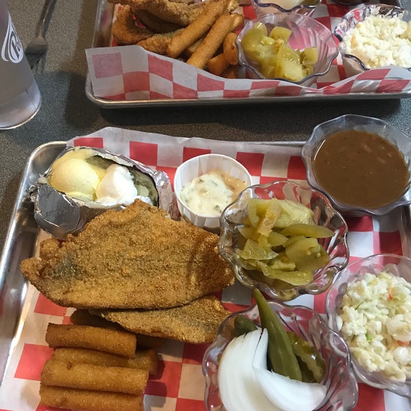 Catfish Sam's Seafood Restaurant in Arlington