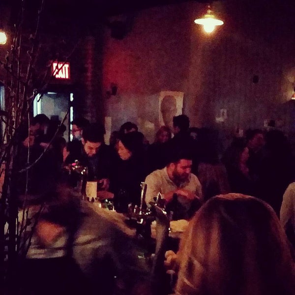 Foto tomada en Evelyn Drinkery  por Jared el 11/15/2015