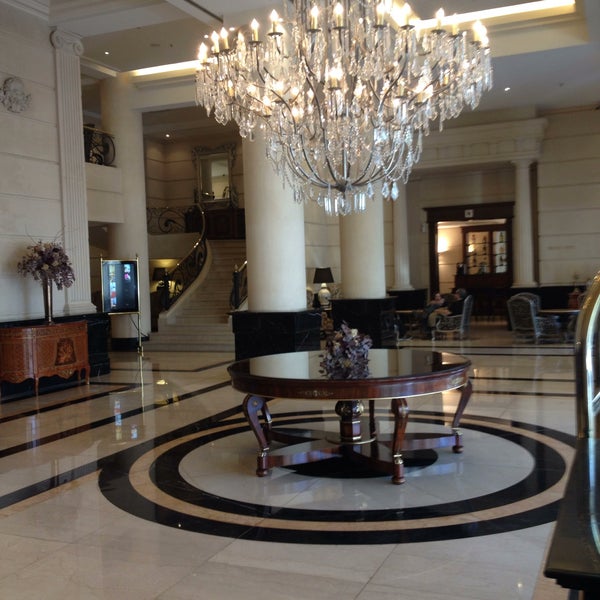 Foto tomada en Diplomatic Hotel  por Sandra M. el 6/23/2015