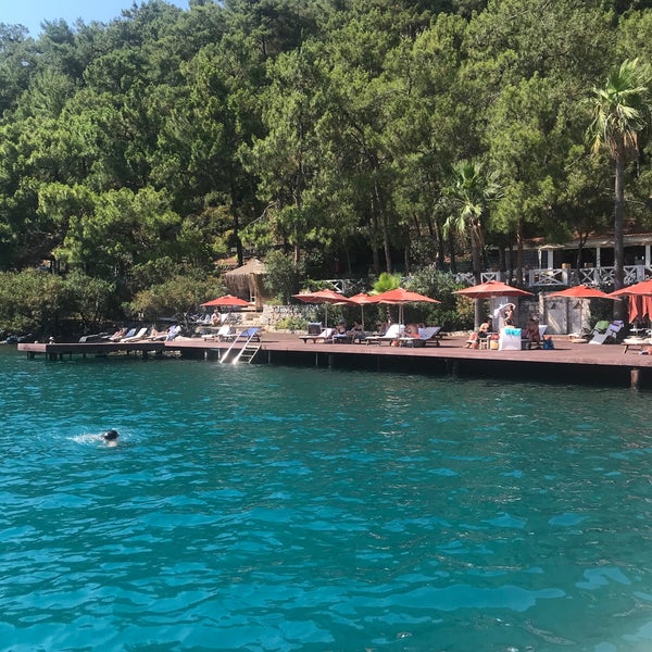 Foto diambil di Mistral Beach Club oleh Barış Cenk A. pada 6/26/2020