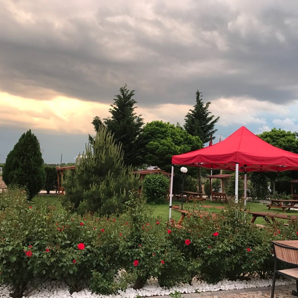 Foto tirada no(a) ST. Senator Restaurant por Kürşad em 5/14/2017