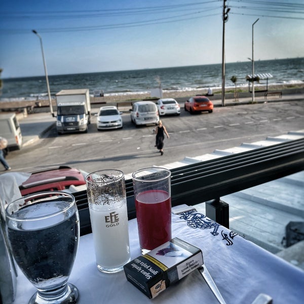 Foto diambil di Cemil Baba Balık Restaurant oleh MC pada 8/30/2021