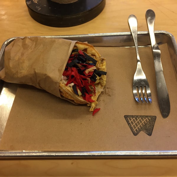Снимок сделан в Waffle Champion пользователем Hey M. 5/5/2015