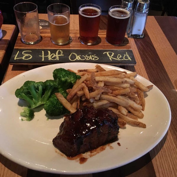 Photo taken at BJ&#39;s Restaurant &amp; Brewhouse by Martin H. on 7/9/2019