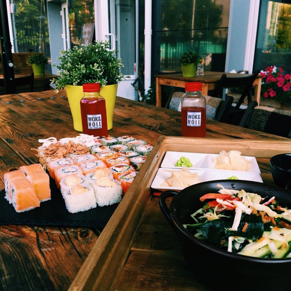Фарфор суши калуга. Роллы калуга суши вок. Акацуки суши калуга. Вок энд ролл калуга. Суши вок кировск.