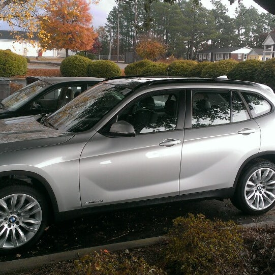 Foto scattata a BMW of Columbia da Terry J. il 11/18/2013