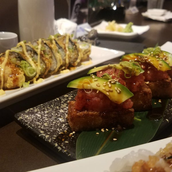 Photo prise au Oops! Sushi &amp; Sake Bar par Omar M. le6/4/2018