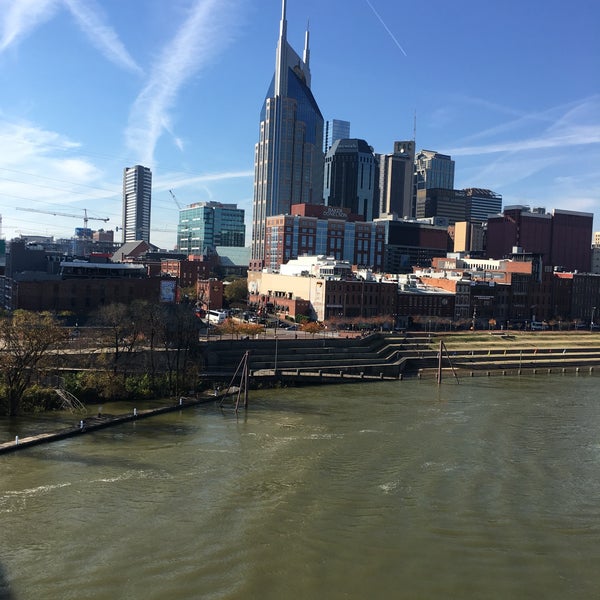 รูปภาพถ่ายที่ Nashville Underground โดย Joshua S. เมื่อ 11/17/2018