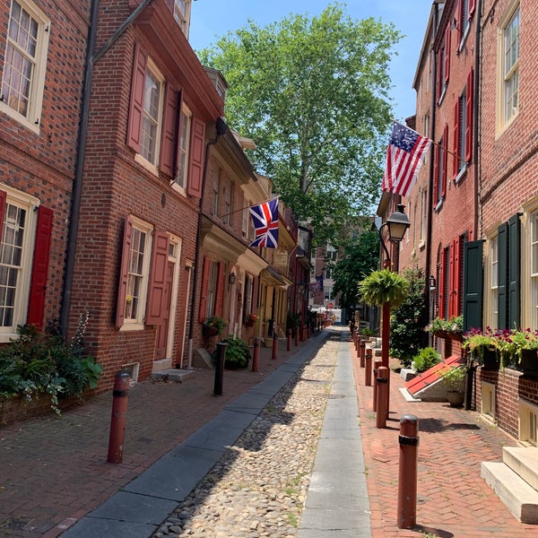 Photo taken at Elfreth&#39;s Alley Museum by Joshua S. on 7/5/2020