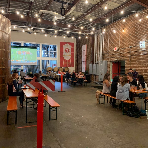 Foto tirada no(a) Fullsteam Brewery por Ismail F. em 10/11/2020