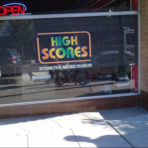 Foto tirada no(a) High Scores Arcade por Mario F. em 10/3/2014