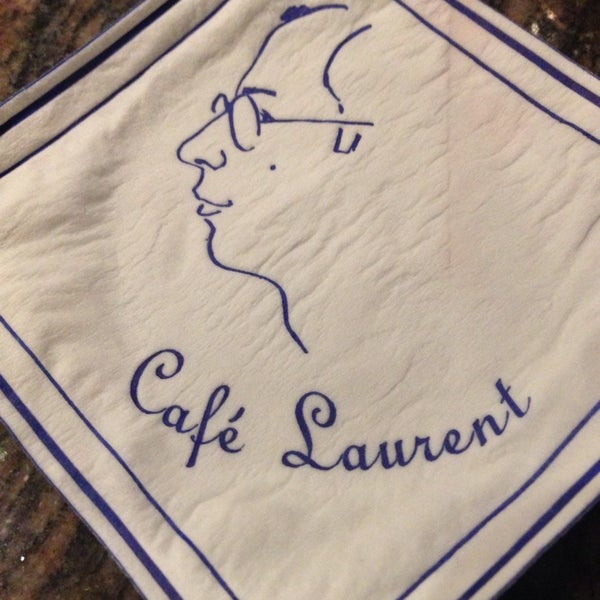 รูปภาพถ่ายที่ Café Laurent โดย Scott A. เมื่อ 7/20/2014
