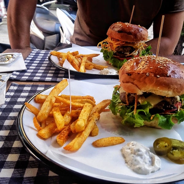 Foto scattata a Fil Burger da Münire A. il 8/8/2018