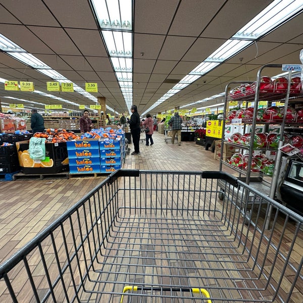 Woodmans 3817 Milwaukee St