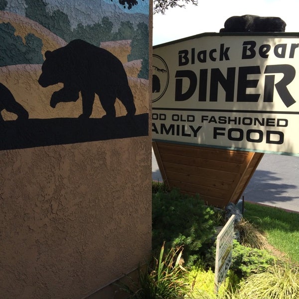 Foto tomada en Black Bear Diner  por Patrick D. el 5/3/2014