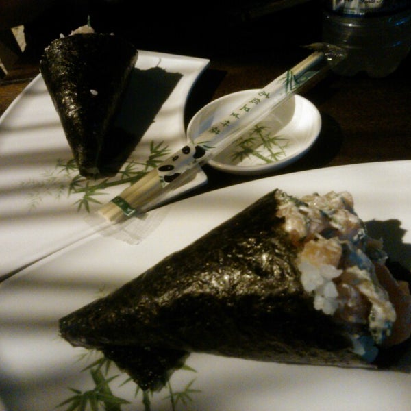 Das Foto wurde bei Deck Lounge &amp; Sushi Bar von Thälissa S. am 2/24/2014 aufgenommen