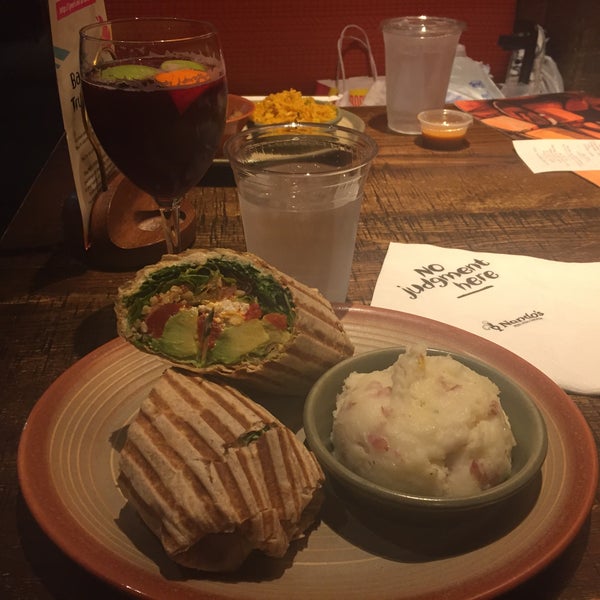 Photo taken at Nando&#39;s by Mariette S. on 12/30/2019