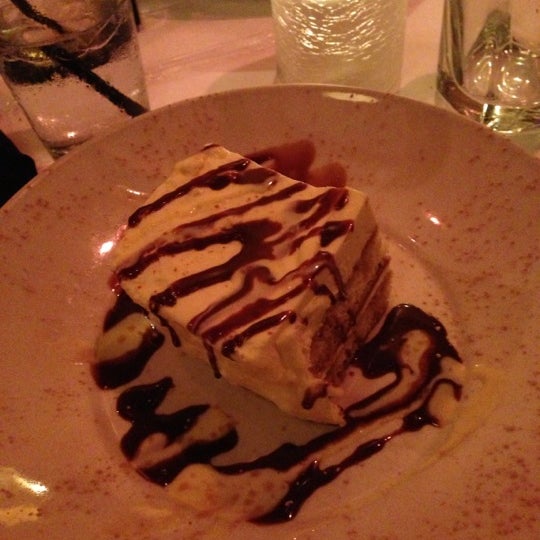 11/8/2012 tarihinde Corey A.ziyaretçi tarafından Amerigo Restaurant'de çekilen fotoğraf
