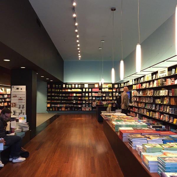 Photo taken at Chronicle Books by Justin G. on 11/8/2015